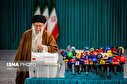 تصاویر/ حضور رهبر معظم انقلاب در رای‌گیری مرحله‌ی دوم انتخابات مجلس