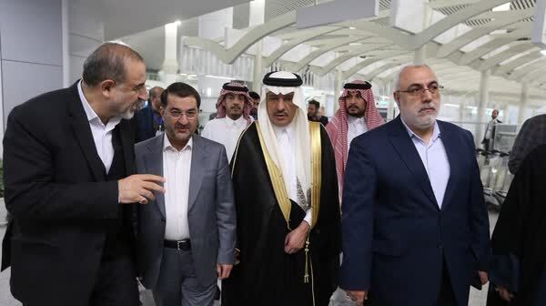 سعودی‌ها عمره‌گزاران ایرانی را با پرواز ایران‌ایر پذیرش کردند؛ حضور سفیر عربستان در فرودگاه امام