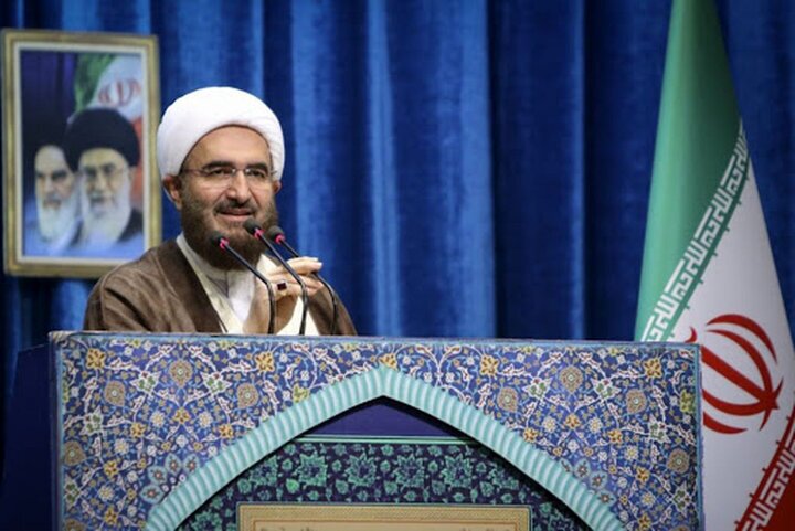 امام جمعه موقت تهران:
در همه حرکت های جمعی، توسل به امام رضا(ع) بسیار موثر است