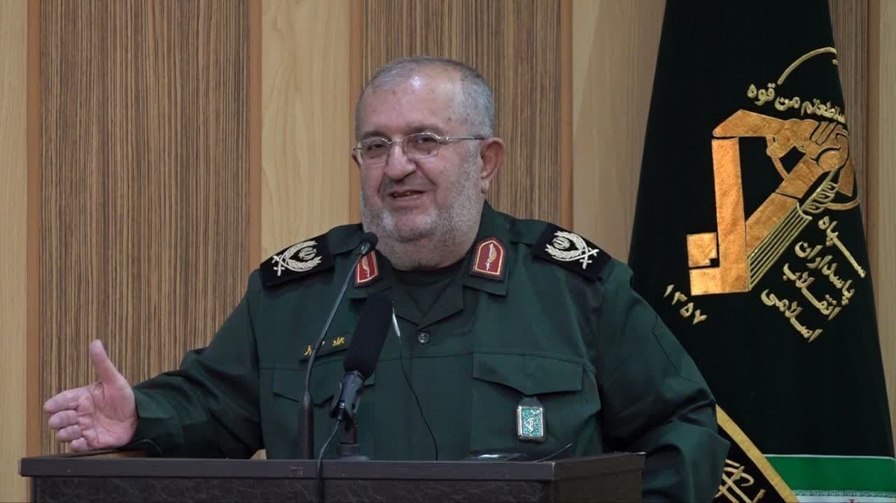 آیین تکریم و معارفه معاون مهندسی رزمی و پدافند غیرعامل نیروی زمینی سپاه برگزار شد آیین تکریم و معارفه معاون مهندسی رزمی و پدافند غیرعامل نیروی زمینی سپاه برگزار شد