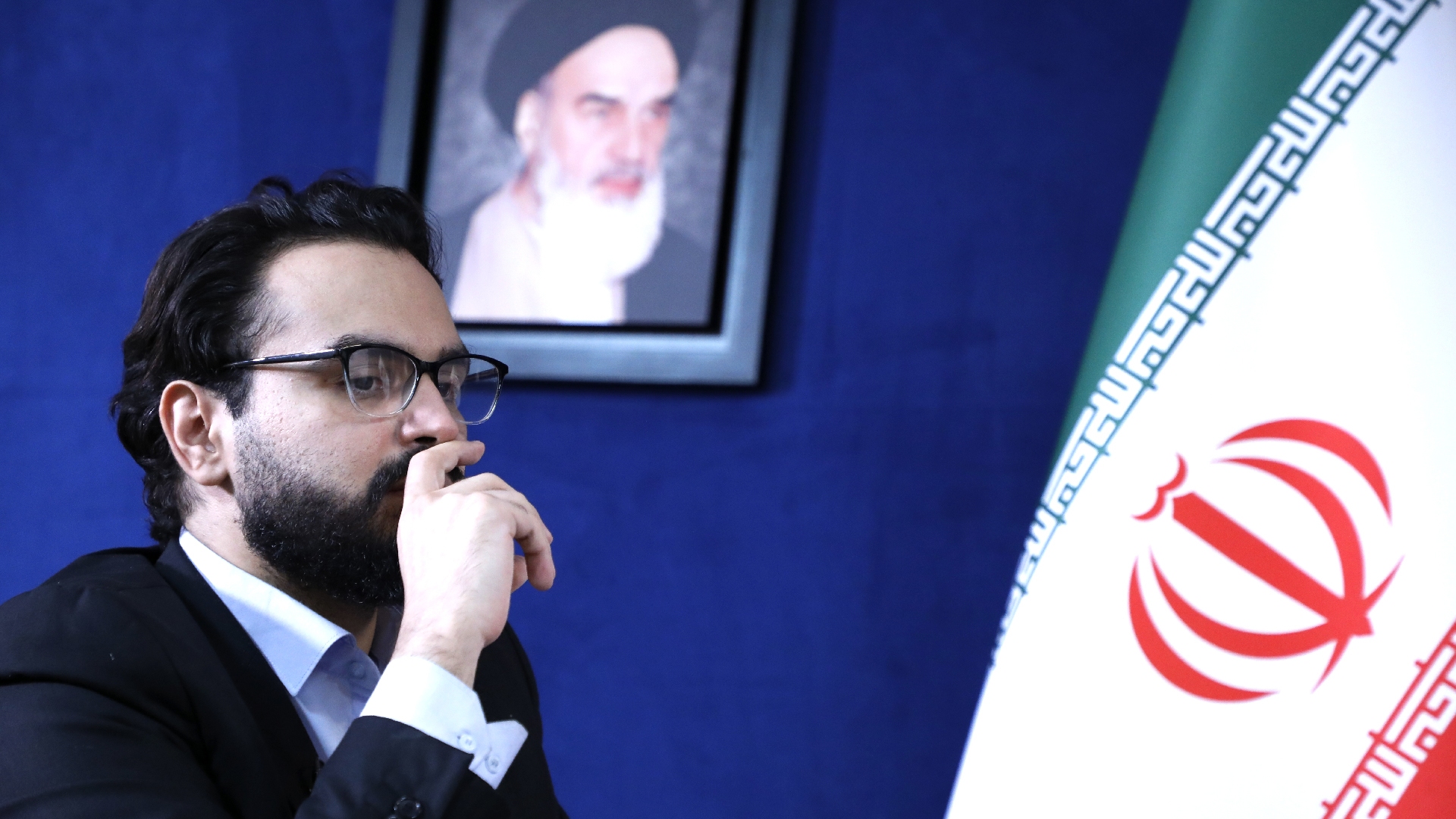 گفت و گوی زنده تصویری گفت و گوی زنده تصویری