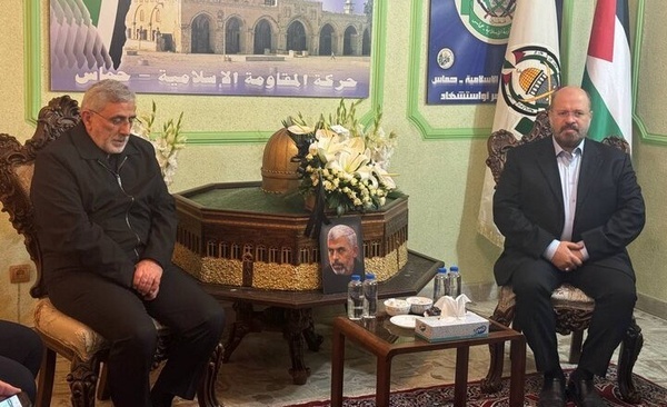 حضور سردار قاآنی در دفتر حماس در تهران حضور سردار قاآنی در دفتر حماس در تهران