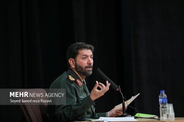 سردار حسن‌زاده مطرح کرد؛
کمبود امکانات باعث شد بسیاری از شهدا تا سال ٨١ در گمنامی بمانند