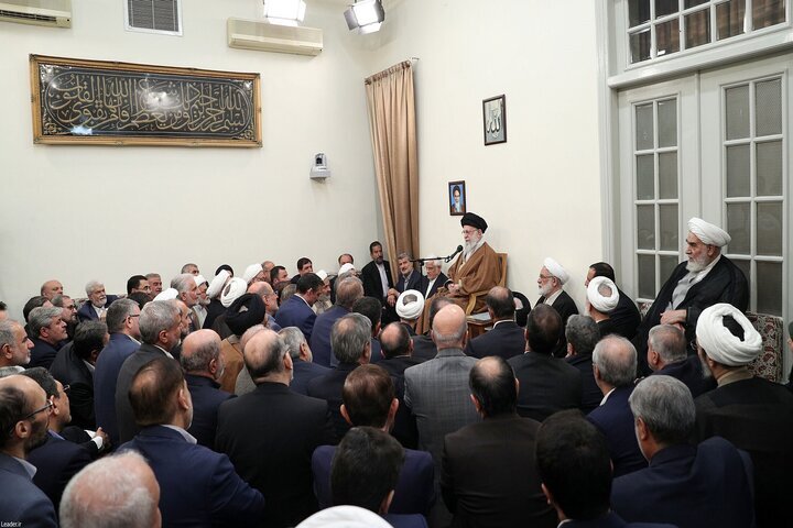 دیدار جمعی از مسئولان ارشد سه قوه با رهبر انقلاب دیدار جمعی از مسئولان ارشد سه قوه با رهبر انقلاب