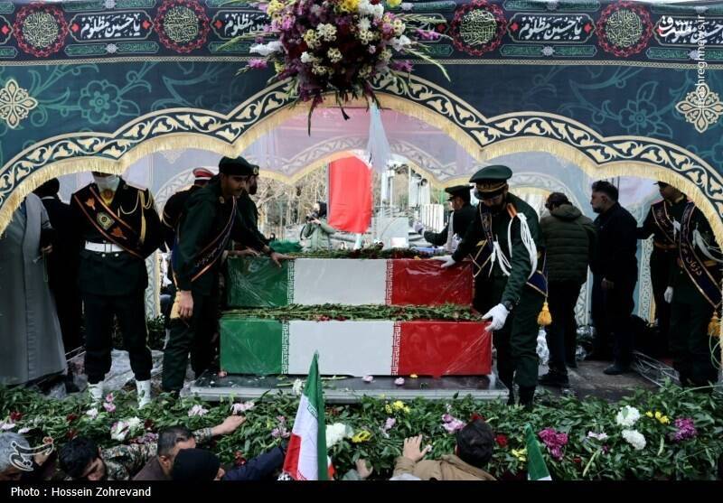 خروش مردم تهران در مراسم تشییع پیکر شهدای جنایات اخیر صهیونیستی - آمریکایی خروش مردم تهران در مراسم تشییع پیکر شهدای جنایات اخیر صهیونیستی - آمریکایی