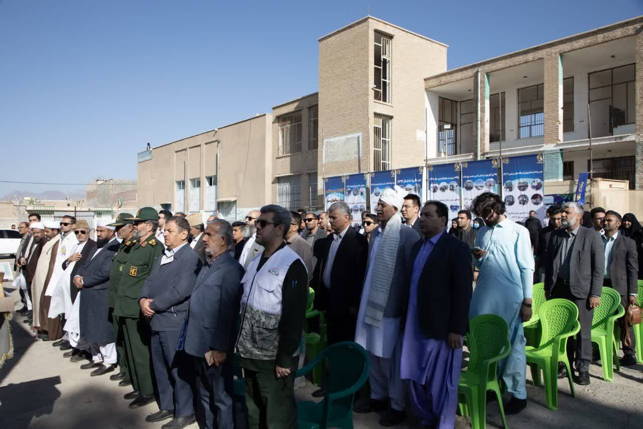 افتتاح هفتاد و یکمین بیمارستان سیار تخصصی و فوق تخصصی نیروی زمینی سپاه در زاهدان افتتاح هفتاد و یکمین بیمارستان سیار تخصصی و فوق تخصصی نیروی زمینی سپاه در زاهدان