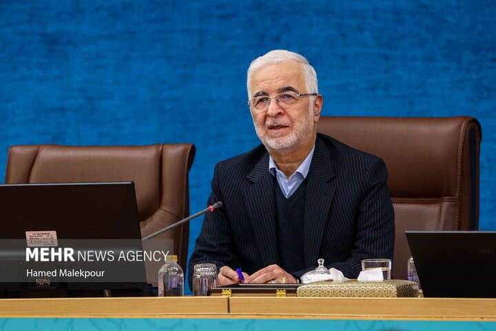مومنی: نظارت مستمر برای تأمین نیازهای عمومی کشور در حال انجام است