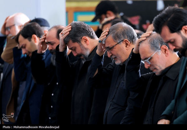 شعر بود، شاعران بودند، آه از آن صندلیِ خالی که صدر مجلس بود شعر بود، شاعران بودند، آه از آن صندلیِ خالی که صدر مجلس بود