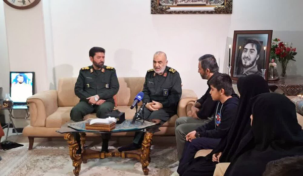 این است داستان واقعی یک فرمانده، که نامش با خون نوشته شد، اما روحش تا ابد پرواز خواهد کرد.
