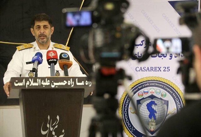 امیر دریادار دوم محسن رزاقی:رزمایش مرکب امداد نجات دریای خزر در دو فاز ساحلی و دریایی برگزار میشود امیر دریادار دوم محسن رزاقی:رزمایش مرکب امداد نجات دریای خزر در دو فاز ساحلی و دریایی برگزار میشود
