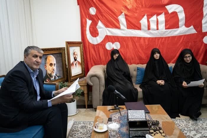 اسلامی با خانواده سرداران شهید جنگ تحمیلی رژیم صهیونیستی دیدار کرد اسلامی با خانواده سرداران شهید جنگ تحمیلی رژیم صهیونیستی دیدار کرد