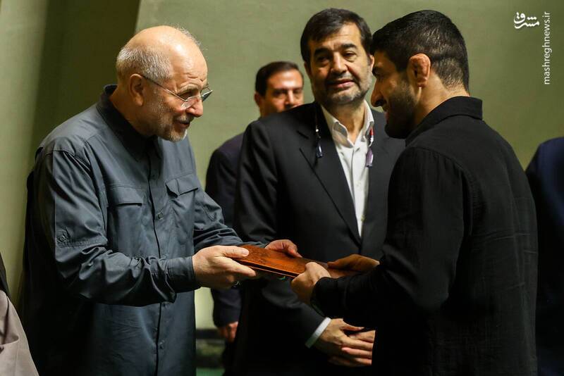 تقدیر از مدالآوران کشتی ایران در مجلس تقدیر از مدالآوران کشتی ایران در مجلس