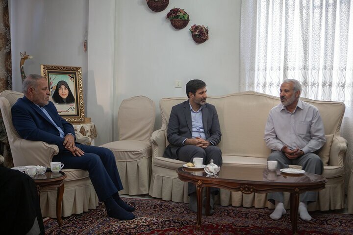 بانوی شهید «حانیه نادری»؛ مربی پیشدبستان و عضو شبکه نظارت که «مایه برکت و افتخار» پدر و مادرش بود/ جرمش همسایگی با یک دانشمند هستهای بود/ دکتر طحاننظیف: قطعه ۴۲ بهشت زهرا (س) نمایشگاه کینهتوزی رژیمصهیونیستی نسبت به مردم ایران است