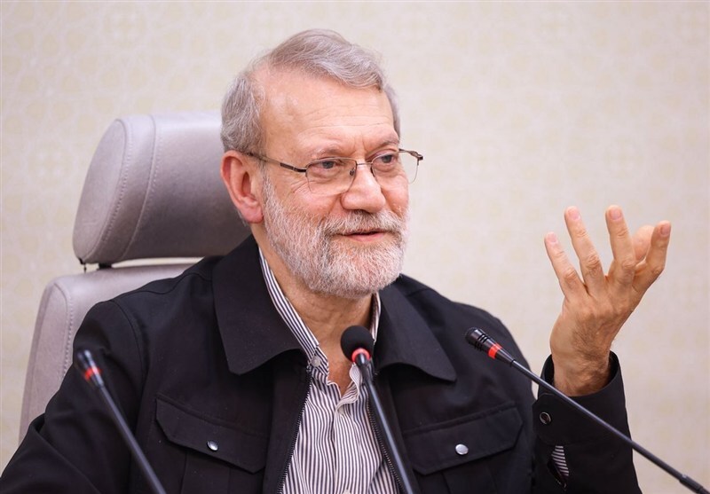 لاریجانی: سر عقل آوردن دشمن با امتیازدهی بی‌قیدوشرط ممکن نیست