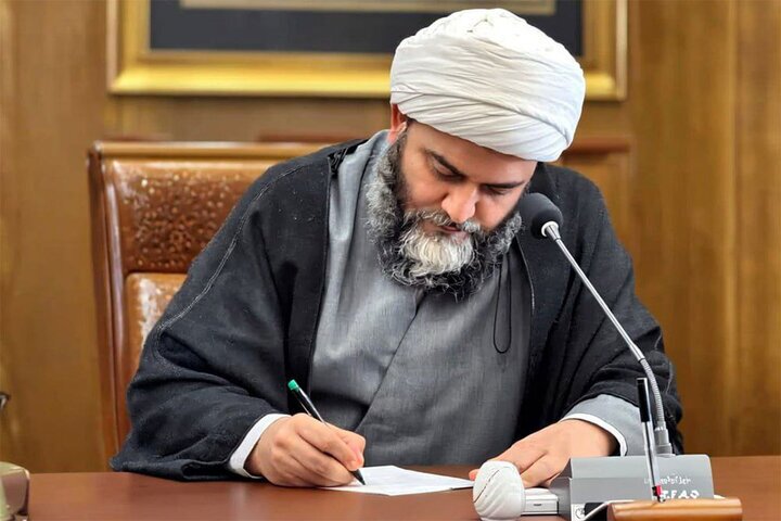 حجت‌الاسلام قمی:
مرجع قانونی مدیریت فضای مجازی، شورای عالی فضای مجازی است