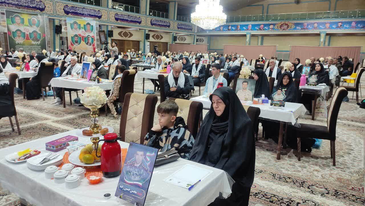 نماینده ولی فقیه در سپاه:مردم برای دفاع از نظام به عرصه آمدند نماینده ولی فقیه در سپاه:مردم برای دفاع از نظام به عرصه آمدند