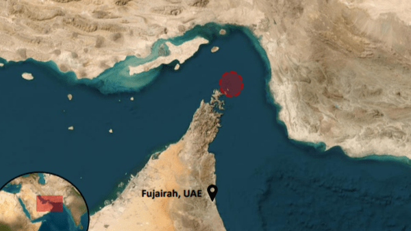 اصابت پرتابه ناشناس به یک نفتکش در نزدیکی تنگه هرمز