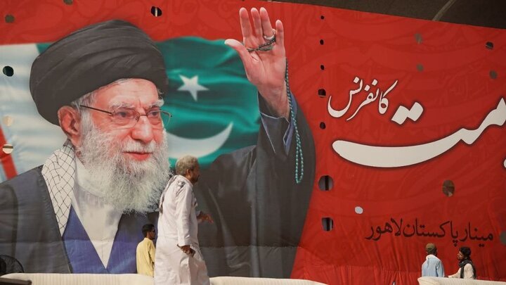 بزرگداشت رهبر شهید در لاهور؛حضور گسترده و پرشور مردم پاکستان
