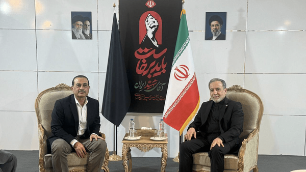 دیدار عاصم منیر با عراقچی در تهران