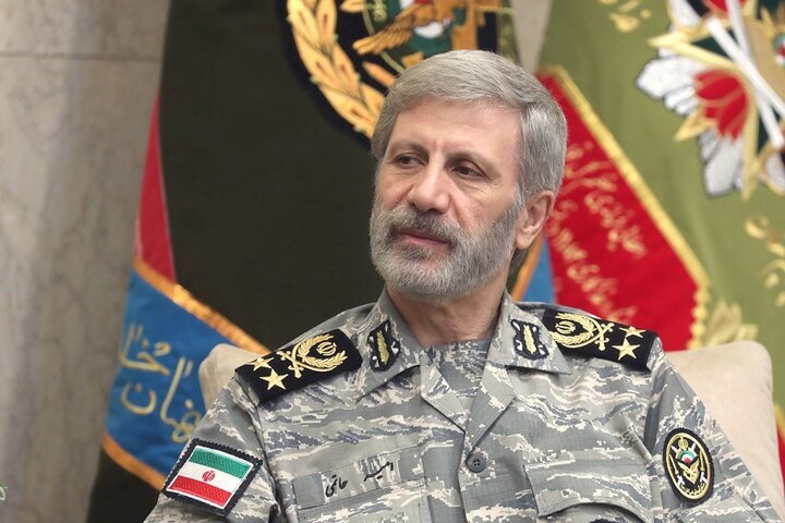 امیر حاتمی: یقه کسانی که رهبر ما را شهید کردند را رها نخواهیم کرد
