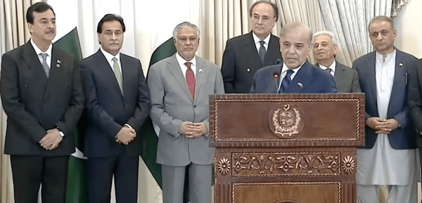 پزشکیان: هرگز درباره توان دفاعی خود با هیچ طرفی گفتوگو نخواهیم کرد پزشکیان: هرگز درباره توان دفاعی خود با هیچ طرفی گفتوگو نخواهیم کرد