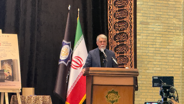صالحی: هیچ رهبر معاصری به اندازه رهبر شهید مأنوس با شعر نبود