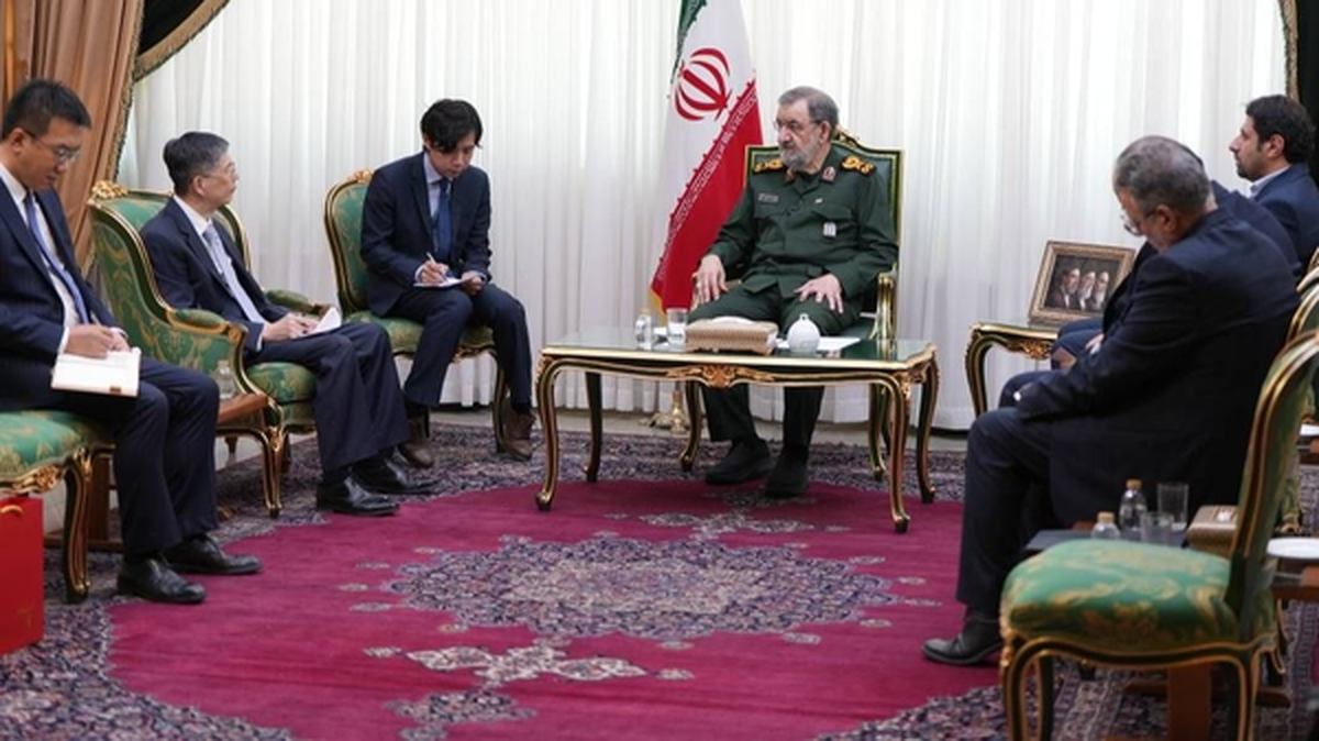 سرلشکر رضایی: آمریکا باید جنگ را پایان دهد و پول&zwnj;های مسدود شده ایران را بپردازد