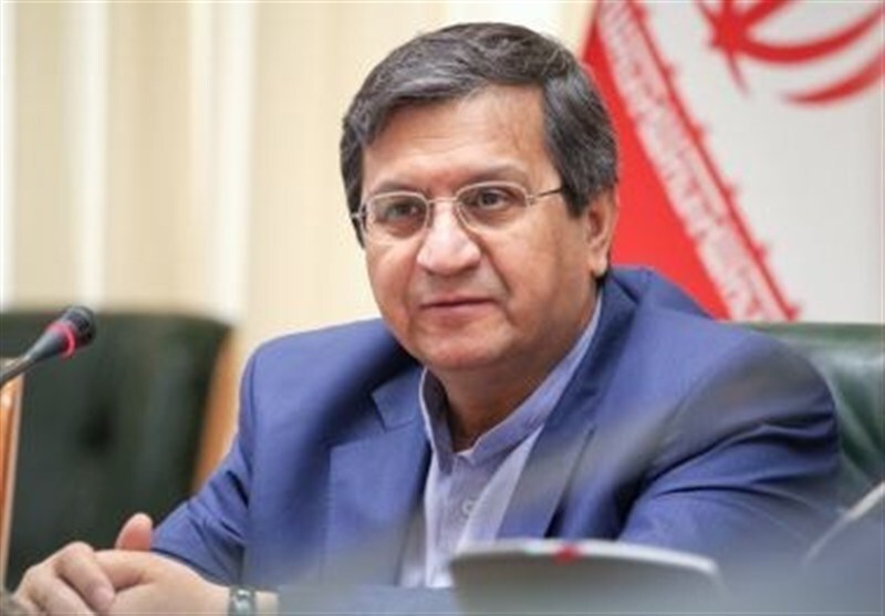 همتی: هیچ مشکل و محدودیتی برای تأمین ارز نداریم