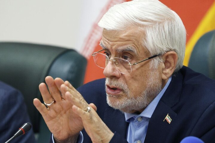 عارف: اختلافات داخلی دولت را به افکار عمومی بکشانید، عزل خواهید شد