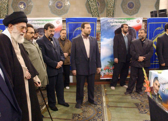 احمد کاظمي به علت جراحتهاي زياد در طول دوران دفاع مقدس به 55 درصد جانبازي نایل گشت و به جهت رشادتها و توانمندي هاي خود سه مدال فتح و شجاعت را به افتخارات خود افزود. در سال هشتاد و چهار به فرماندهي نيروي زميني سپاه منصوب شد.