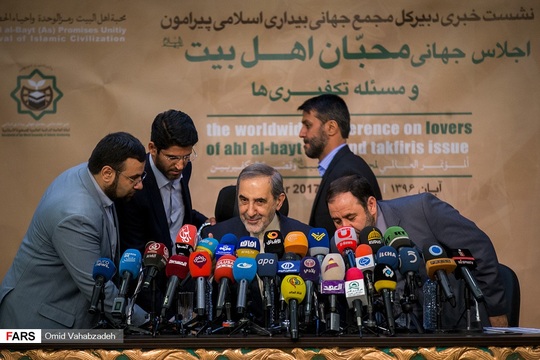 نشست خبری پیرامون اجلاس جهانی محبان اهل بیت و مسئله تکفیری‌ها با حضور دکترعلی اکبر ولایتی دبیرکل مجمع جهانی بیداری اسلامی صبح امروز سه شنبه بیست وسوم آبان در سالن رضوان صدا و سیما برگزار شد.مشاور مقام معظم رهبری در امور بین‌الملل عنوان کرد: آقای سعد حریری نکته‌ای را ذکر کردند که از القائات سعودی‌ها بوده است. ایشان گفتند که در ملاقاتی که با بنده داشتند، گفته‌اند در امور داخلی لبنان دخالت نکنید درحالی‌که اصلاً چنین حرفی نزد و اصلاً مذاکرات ما تند و خشن و تهدیدآمیز نبود.
