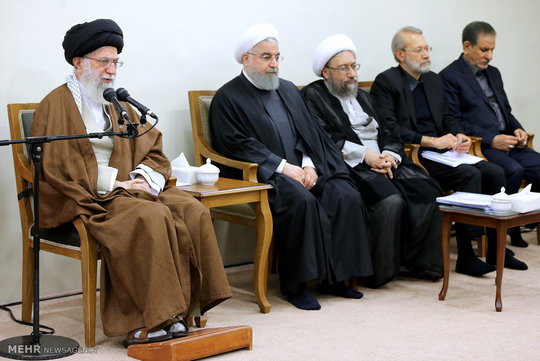 جلسه سران و مسئولان نظام با رهبر انقلاب و تاکیدات معظم له مبنی بر ادامه کمک عملی به زلزله زدگان کرمانشاه
