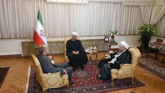 سومین نشست سران سه قوه  به میزبانی روحانی برگزار شد.
مهم‌ترین مسائل کشور و تحولات منطقه‌ای از محورهای این نشست است.