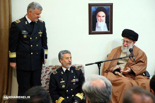 دیدار فرماندهان و مسئولان نیروی دریایی ارتش جمهوری اسلامی ایران، با حضرت آیت‌الله خامنه‌ای فرمانده معظم کل قوا 
/به مناسبت روز نیروی دریایی