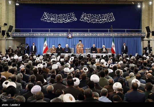  دیدار مسئولان نظام و مهمانان کنفرانس وحدت اسلامی با رهبر معظم انقلاب
در خجسته سالروز میلاد پیامبر اعظم حضرت محمد مصطفی (صلی‌الله‌علیه‌وآله) و پیشوای ششم شیعیان حضرت امام جعفر صادق (علیه‌السلام)، سران قوا، جمعی از مسئولان نظام، سفرای کشورهای اسلامی و میهمانان شرکت‌کننده در سی‌‌ویکمین کنفرانس بین‌المللی وحدت اسلامی، با حضرت آیت‌الله خامنه‌ای رهبر انقلاب اسلامی دیدار کردند.