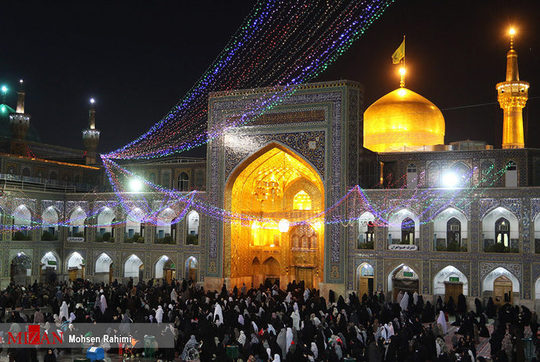 حرم امام رضا(ع) در شب میلاد پیامبر اعظم (ص) و امام صادق(ع)