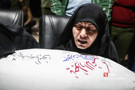 دیدار خانواده شهیدعباسی بعد از سی سال
بعد از سی سال انتظار اولین دیدار خانواده شهید تازه تفحص شده هشت سال دفاع مقدس جمشید عباسی در معراج شهدای تهران برگزار شد