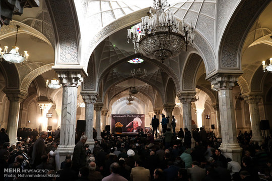 مراسم سالگرد درگذشت آیت‌الله هاشمی‌
مراسم سالگرد درگذشت آیت‌الله هاشمی‌ با حضور حسن روحانی رئیس‌جمهور و جمعی از مسئولان و مردم در مدرسه عالی شهید مطهری برگزاری شد