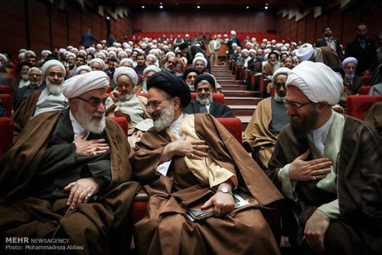 آیین تودیع و معارفه روسای قدیم و جدید شورای سیاستگذاری ائمه جمعه
آیین تودیع و معارفه روسای قدیم و جدید شورای سیاستگذاری ائمه جمعه کشور با حضور آیت الله محمد محمدی گلپایگانی رئیس دفتر مقام معظم رهبری برگزار شد