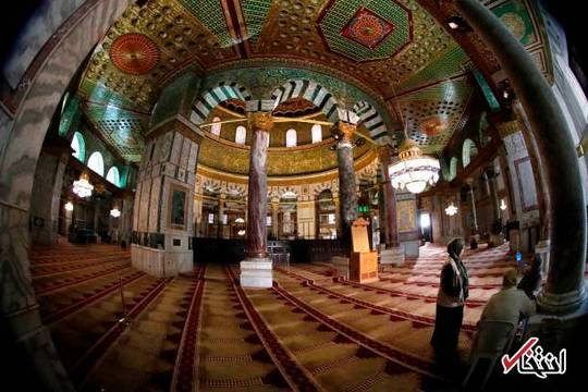 قبه الصخره در داخل مرزها و دیوارهای مسجد الاقصی شریف واقع است که مساحت آن به ۱۴۴ دونم (هر دونم هزار مترمربع است) می‌رسد و در بخش قدیمی شهر قدس واقع است