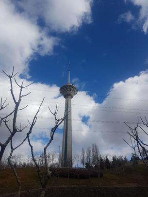  آسمان پاک و آبی تهران 
