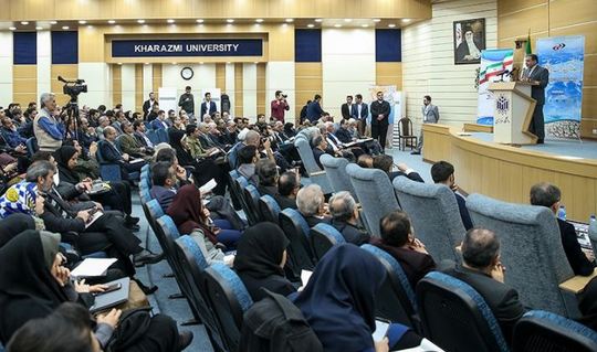 همایش ملی دیپلماسی آب و فرصتهای هیدروپلیتیک غرب آسیا با حضور سردار سید یحیی صفوی، محمدعلی نجفی و عباس عراقچی در سالن همایش های ابوریحان برگزار شد.
