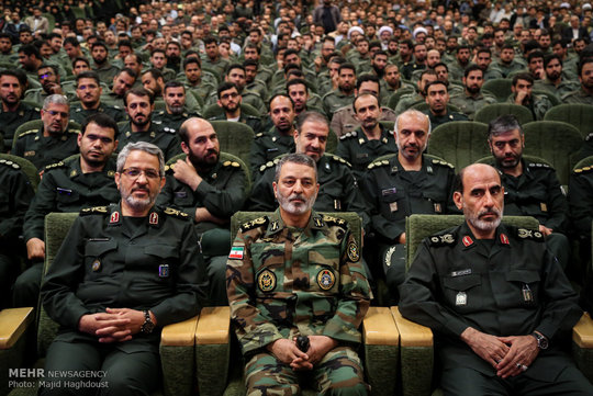 همایش روز پاسدار و تجلیل از مدافعان حرم، با حضور امیر سرلشکر سید عبدالرحیم موسوی فرمانده کل ارتش و سردار غلامحسین غیب پرور رئیس سازمان بسیج مستضعفین در سالن شهید فهمیده سازمان بسیج برگزار شد.
