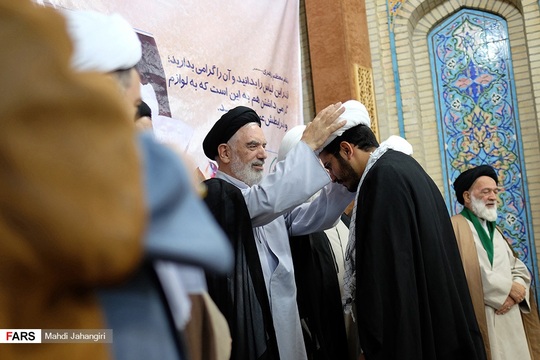 مراسم عمامه‌گذاری طلاب حوزه علمیه خراسان رضوی،  با حضور آیت‌الله سید مصباح آملی در مدرسه عالی نواب برگزار شد.