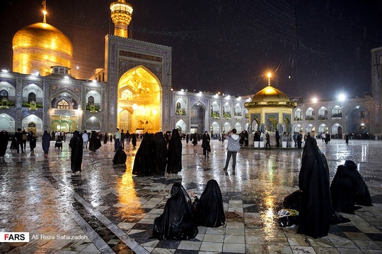 بارش باران بهاری در حرم مطهر رضوی