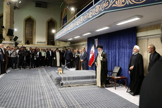 در هفتمین روز از ماه مبارک رمضان، سران قوا، مسئولان، کارگزاران و جمعی از مدیران ارشد دستگاه‌های مختلف کشوری و لشکری با حضرت آیت‌الله خامنه‌ای رهبر معظم انقلاب اسلامی دیدار کردند.
