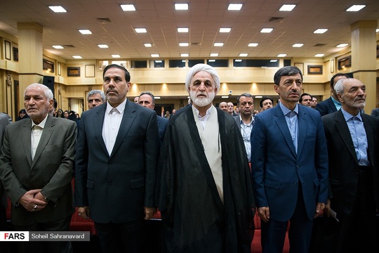 سی و یکمین جشن گلریزان ستاد دیه با هدف کمک به آزادی زندانیان جرایم غیرعمد در سالن اجتماعات اتاق بازرگانی برگزار شد. حجت‌الاسلام محسنی اژه‌ای معاون اول قوه قضاییه در این مراسم گفت: کمک خیرین باعث انتفاع دو گروه می‌شود یعنی اولا زندانیان و دوم افراد شاکی که متضرر شده‌اند.