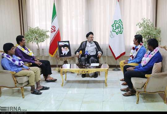  مراسم استقبال از 4 ملوان ایرانی آزاد شده از بند دزدان دریایی سومالی با حضور حجت‌ الاسلام و المسلمین سیدمحمود علوی وزیر اطلاعات برگزار شد.
