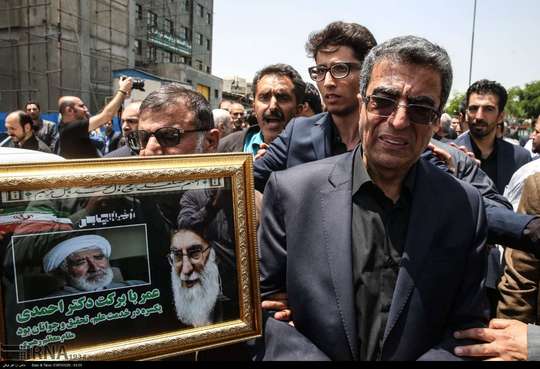 مراسم تشییع مرحوم حجت الاسلام والمسلمین احمد احمدی با حضور شخصیت های فرهنگی و سیاسی در سازمان مطالعه و تدوین کتب علوم انسانی دانشگاه ها (سمت) برگزار شد. 