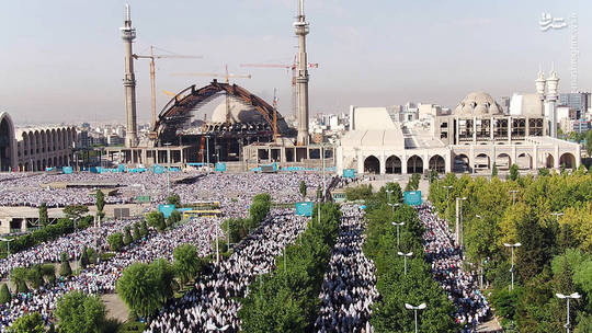 اقامه‌ی نماز باشکوه عید سعید فطر 